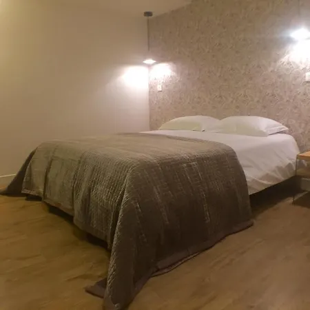 Avec 2 chambre * Paris